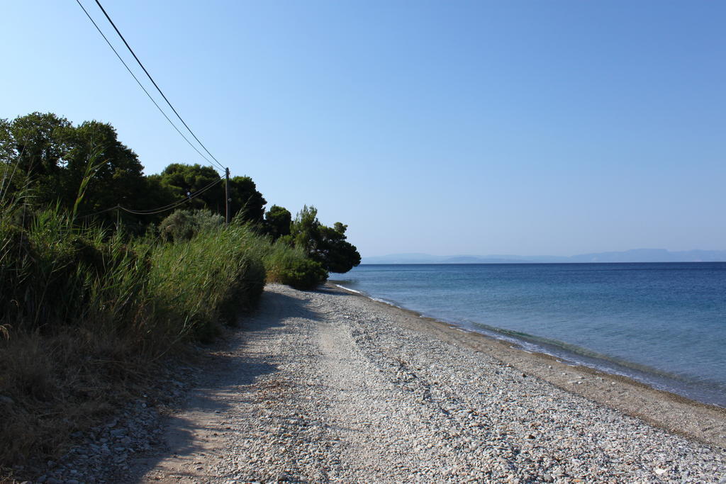 Sungate Beach Rovies Cameră foto