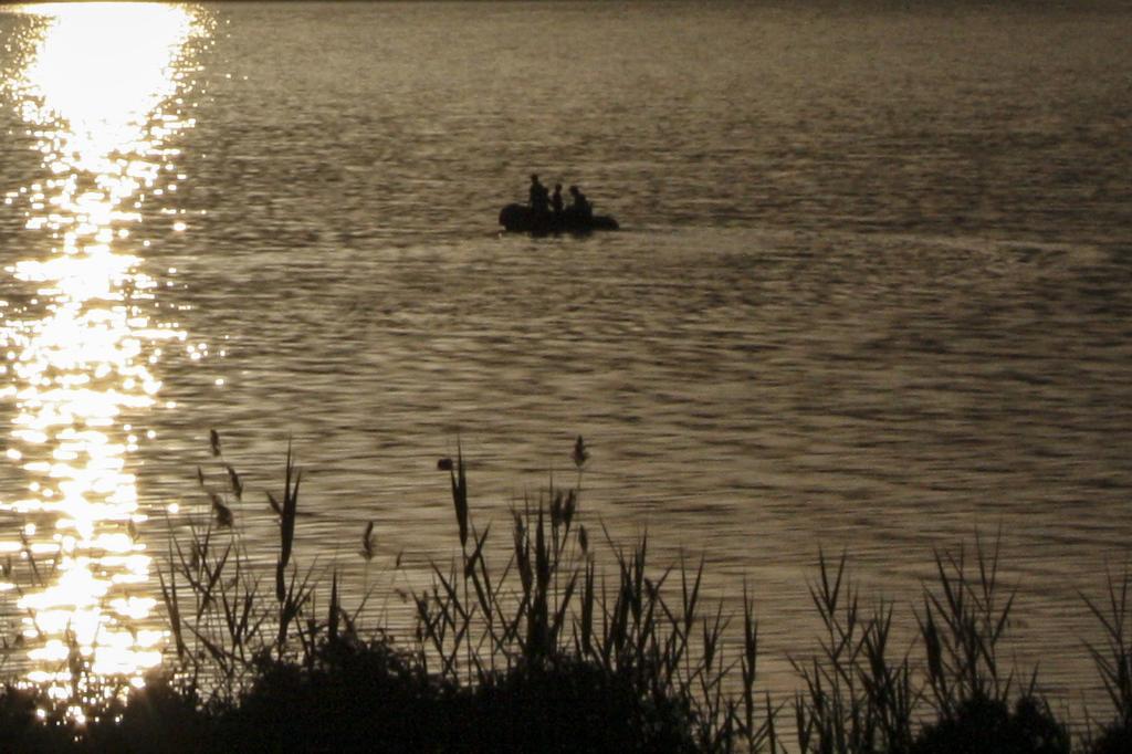 Sungate Beach Rovies Cameră foto